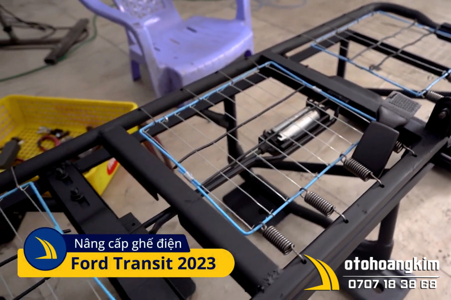 ghe-dien-bang-sau-ford-transit-2023-5